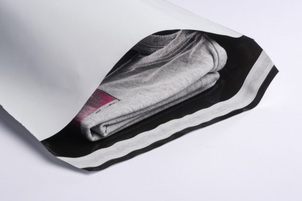 Recycelbare Versandtaschen für Onlinehandel und ecommerce. Folienmailer sind der Standard auch für DHL und Amazon