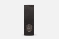 Schwarze Blockbodenbeutel aus Kraftpapier mit Sichtfenster in unserem Shop günstig kaufen. Sofort lieferbar