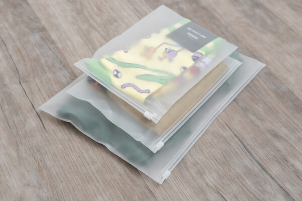 Gleitverschlussbeutel aus CPE-Folie im Frosted Design