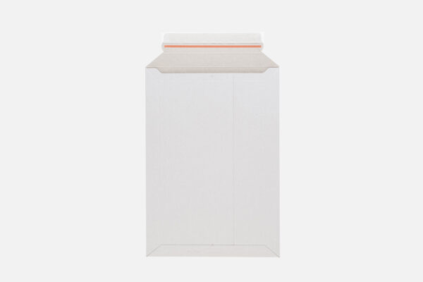 Rückseite der weißen Versandtaschen von Nordwerk Verpackungen