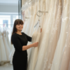 Brautkleider in extra langen LDPE-Kleiderschutzhüllen