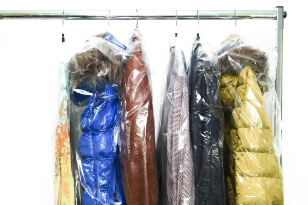 Extra lange LDPE Kleiderschutzhüllen mit Bügelöffnung
