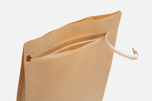 Jumbo Flachbodenbeutel aus Kraftpapier mit Aufreißlasche
