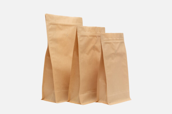 Jumbo Flachbodenbeutel aus Kraftpapier mit Aufreißlasche