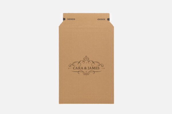 Versandtaschen aus brauner Wellpappe mit Ihrem Logo