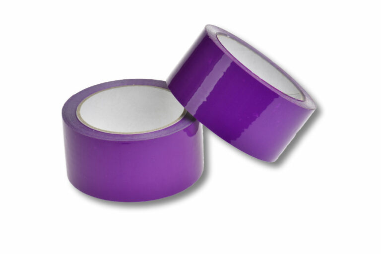 Coloured PP packing tape with low-noise unwinding on a roll Coloured PP packing tape with low-noise unwinding on a roll