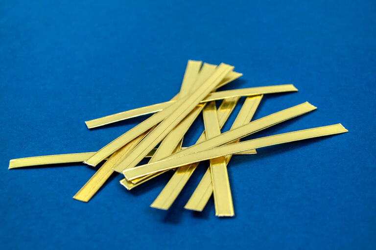 1,000 closure strips for bottom gusset bags in white or gold 1,000 closure strips for bottom gusset bags in white or gold