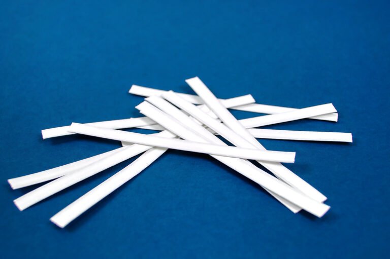 1,000 closure strips for bottom gusset bags in white or gold 1,000 closure strips for bottom gusset bags in white or gold