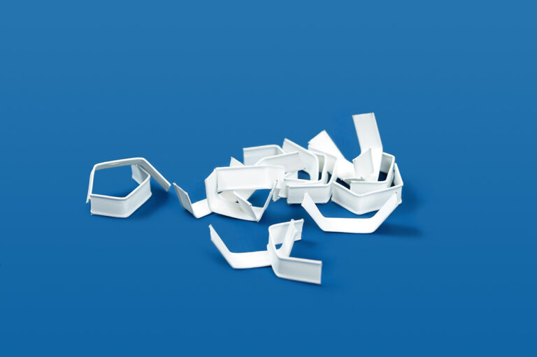 1,000 U-bag closure clips in white or gold 1,000 U-bag closure clips in white or gold